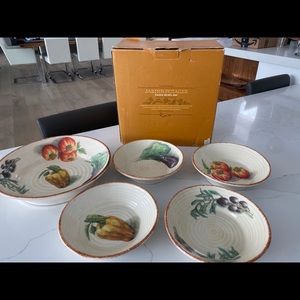 William Sonoma Pasta serv dishes and pasta bowl